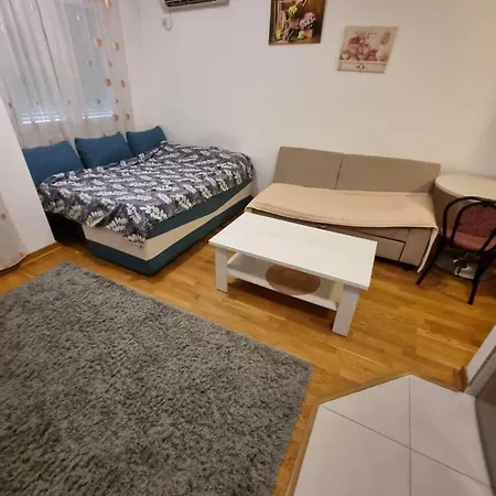Ada Apartment City Kvart 波德戈里察 外观 照片